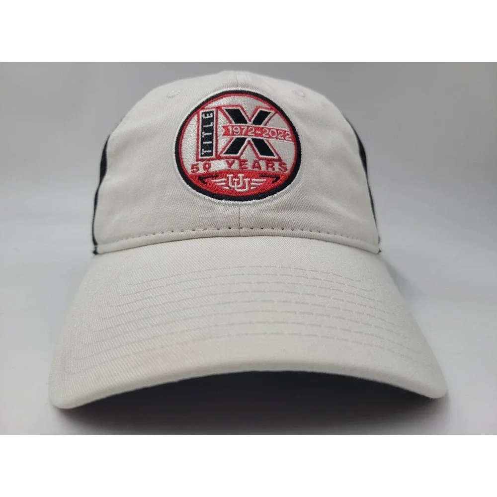 Utah Utes Hat Snapback Under Armour Trucker Mesh Title IX 2022‎ White Black NCAA